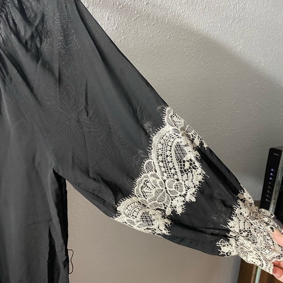 Women’s sheer top - Picture 3 of 4